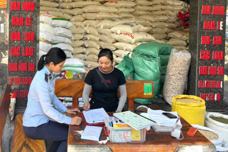 Thanh Hóa tăng cường quản lý nguồn cung, giá cả hàng hoá thiết yếu sau bão số 10