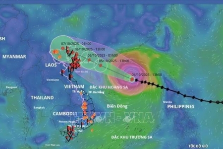 Bão số 11 Matmo tiến vào Vịnh Bắc Bộ, cảnh báo gió mạnh và mưa lớn