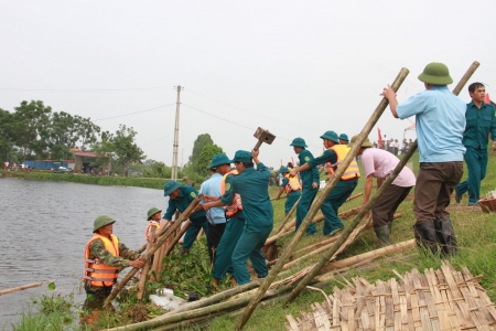 Khẩn trương khắc phục sự cố đê điều sau bão số 10, bảo đảm an toàn phòng chống lũ tại Hà Nội