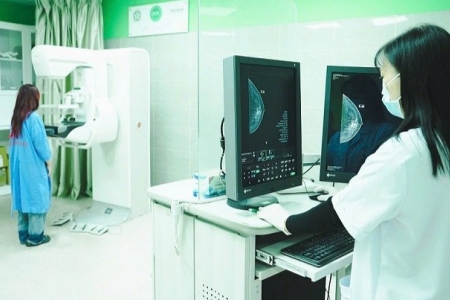 Vì sao cần sàng lọc ung thư vú?