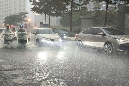 Bão số 11 Matmo tiến vào Vịnh Bắc Bộ, Bắc Bộ và Thanh Hóa mưa lớn kéo dài