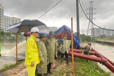 Phó chủ tịch UBND TP. Hà Nội thị sát, chỉ đạo công tác ứng phó với mưa bão
