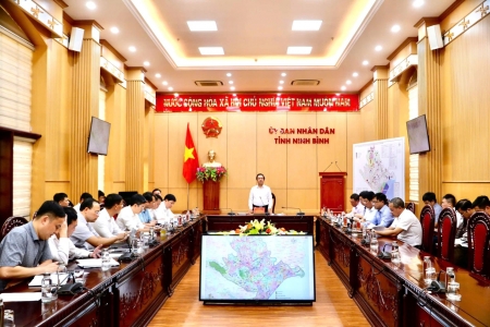 Ninh Bình đẩy mạnh thu hút đầu tư, phát triển đồng bộ hệ thống khu và cụm công nghiệp