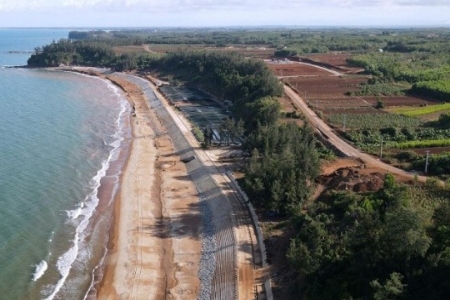 Đẩy nhanh tiến độ giải phóng mặt bằng dự án Đường ven biển và cầu Nhật Lệ 3