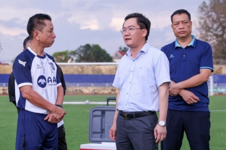 HLV Văn Sỹ Sơn chính thức dẫn dắt CLB Sông Lam Nghệ An