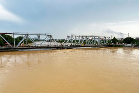 Lũ trên sông Thương trên báo động 3, sông Cầu dưới báo động 3