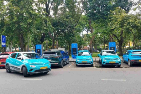 TP. HCM cho phép lắp trạm sạc xe điện tại các điểm đỗ xe có thu phí