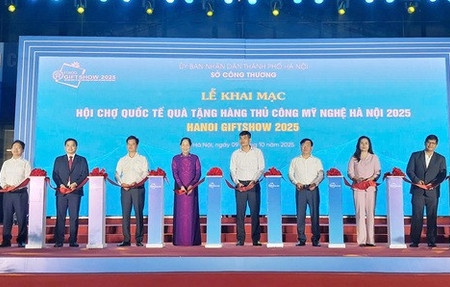 Khai mạc Hội chợ quốc tế quà tặng hàng thủ công mỹ nghệ Hà Nội lần thứ 15