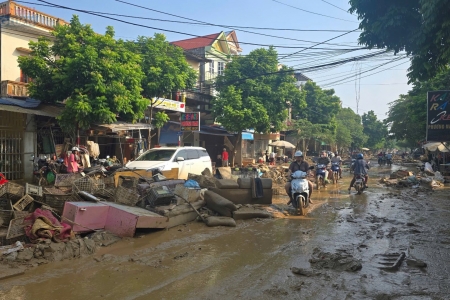 Thái Nguyên sau trận lũ lịch sử: Khắp ngõ ngách phủ bùn, người dân kiệt quệ sau lũ