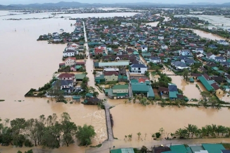 WHO cấp hơn 850.000 viên lọc nước cho người dân ảnh hưởng bởi bão số 10