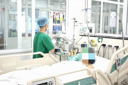 Cẩn trọng với sốt xuất huyết dengue trong mùa mưa bão