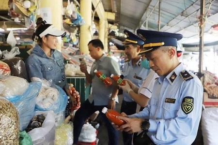 Quyết tâm bài trừ thực phẩm bẩn: QLTT Hà Tĩnh xử phạt 39 cơ sở, tiêu hủy hàng hóa gần 36 triệu đồng