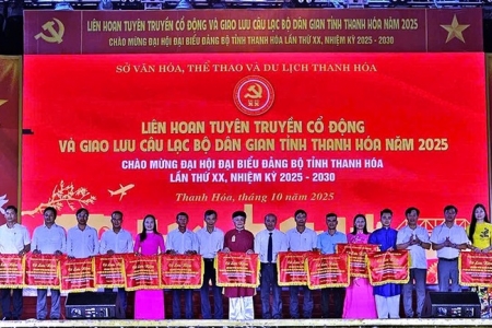 Liên hoan tuyên truyền cổ động và giao lưu câu lạc bộ văn hóa dân gian “Dưới cờ Đảng - Vững niềm tin”
