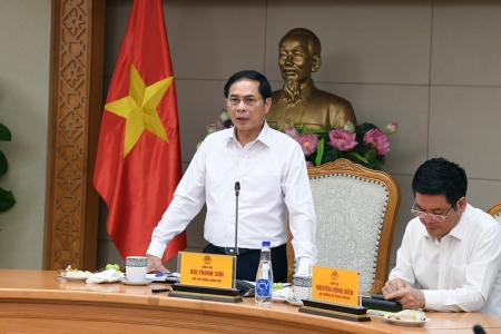 Phó Thủ tướng Bùi Thanh Sơn chủ trì họp rà soát tiến độ chuẩn bị tổ chức Hội chợ Mùa thu 2025