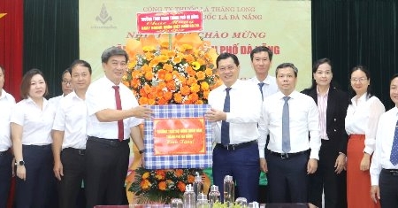 Đà Nẵng: Ông Trần Phước Sơn - Phó Chủ tịch Thường trực HĐND chúc mừng Ngày Doanh nhân Việt Nam