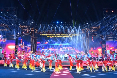 Hải Phòng chuyển 01 tỷ đồng kinh phí tài trợ bắn pháo hoa sang ủng hộ đồng bào bị bão lụt