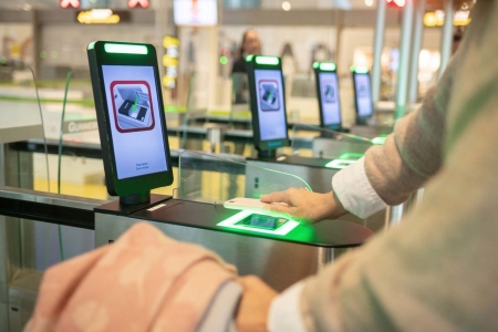 EU chính thức triển khai “Hệ thống Xuất nhập cảnh điện tử” (EES), thay thế đóng dấu hộ chiếu truyền thống