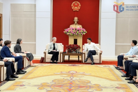 Phó Chủ tịch UBND tỉnh Quảng Ninh Nguyễn Văn Công tiếp xã giao Đại sứ Na uy và đại diện UNDP