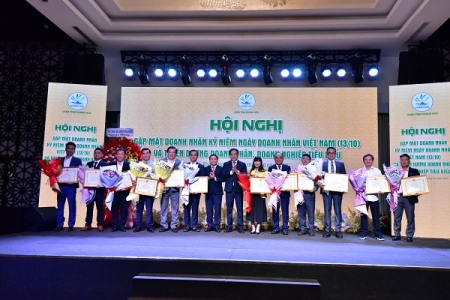 Khánh Hòa: Hội nghị gặp mặt Doanh nhân ủng hộ đồng bào các tỉnh bị thiệt hại do bão lũ gần 3 tỷ đồng