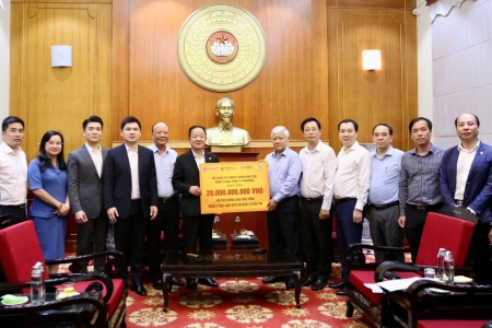 T&T Group và SHB đấu giá 1 tỷ đồng cho bức tranh của họa sĩ Ngô Bá Hoàng để ủng hộ đồng bào vùng lũ