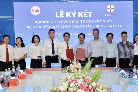 EVNNPT và VDB ký hợp đồng tín dụng đầu tư 715 tỷ đồng