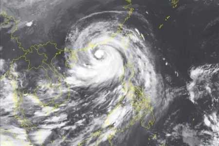 Vùng áp thấp ở Philippines nhiều khả năng mạnh thành bão và tiến vào Biển Đông