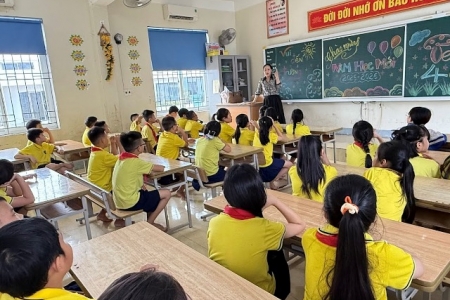 Nghệ An triển khai mô hình dạy Tiếng Anh trực tuyến liên trường