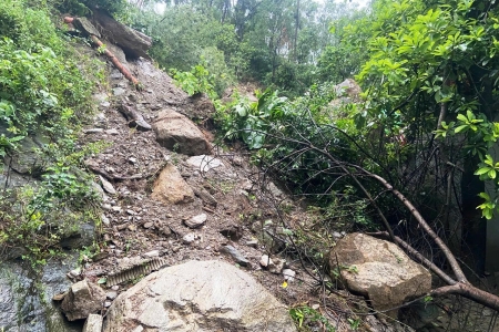 Thanh Hóa công bố tình huống khẩn cấp sạt lở đất, đá núi Linh Trường