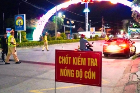 Đồng loạt ra quân kiểm tra nồng độ cồn trên toàn tỉnh Nghệ An