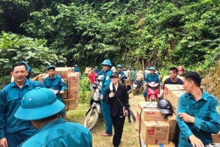 Nghệ An: Hơn 1.000 người dân vùng cao vẫn bị cô lập sau lũ lớn, chính quyền nỗ lực tiếp tế lương thực