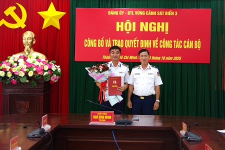 Bộ Tư lệnh Vùng Cảnh sát biển 3 công bố, trao quyết định về công tác cán bộ