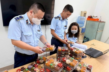 Ngành QLTT Hà Nội xử phạt hơn 4,8 tỷ đồng vi phạm an toàn thực phẩm dịp Tết Trung thu