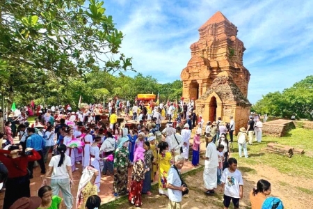 Lâm Đồng: Đồng bào Chăm tưng bừng đón Lễ hội Katê 2025