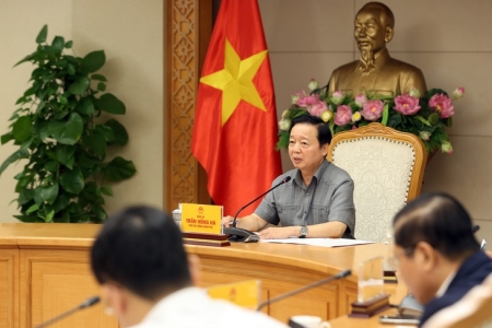 Phó Thủ tướng Trần Hồng Hà chủ trì cuộc họp ứng phó bão số 12 và mưa lũ, ngập lụt