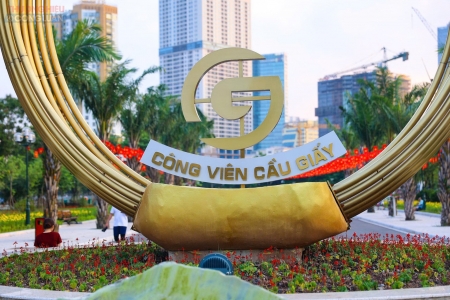 Công viên Cầu Giấy “thay da đổi thịt”, hút khách trở lại rầm rộ