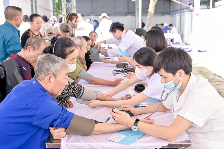 Bắc Ninh: Khám bệnh, cấp thuốc miễn phí cho người dân xã Bố Hạ
