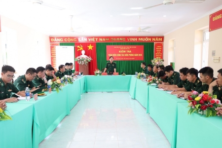 Thăm, động viên cán bộ, chiến sĩ Đồn Biên phòng Thổ Châu