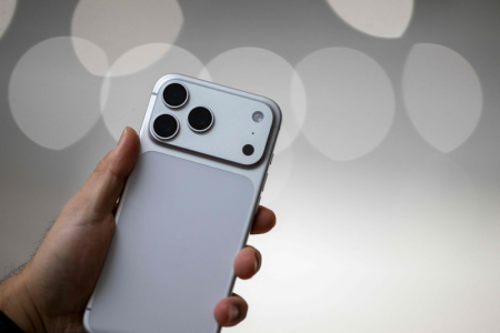 Sức hút đảo chiều: iPhone 17 Pro Max màu cam vũ trụ giảm giá sâu, màu bạc bất ngờ lên ngôi