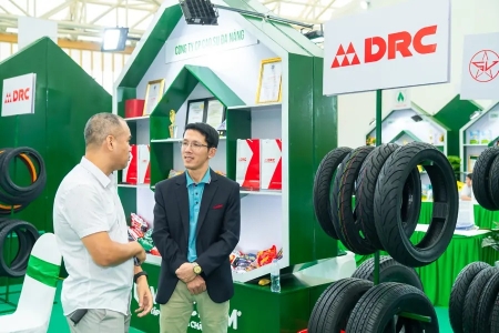 Vinachem tạo ấn tượng mạnh mẽ ngay ngày đầu mở cửa Hội chợ Mùa Thu 2025