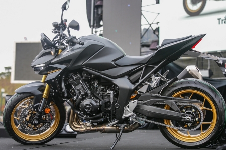 Lỗi cần chuyển số, Honda CB1000 bị triệu hồi tại Việt Nam