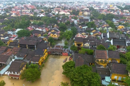 Tổng Bí thư Tô Lâm thăm hỏi, động viên đồng bào, cán bộ, chiến sĩ đang ứng phó, khắc phục hậu quả thiên tai