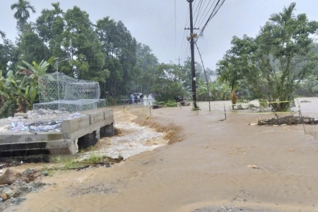 EVNCPC ứng trực 24/24, nỗ lực khôi phục điện tại miền Trung sau mưa lũ