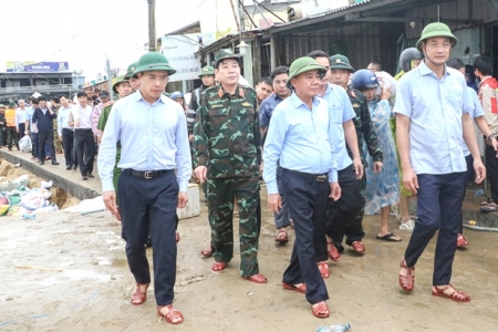 Thường trực Ban Bí thư Trần Cẩm Tú: Tính mạng Nhân dân là ưu tiên hàng đầu