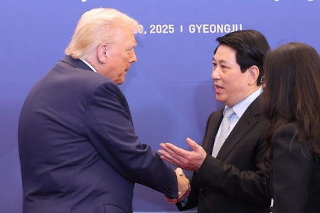 Chủ tịch nước Lương Cường gặp Tổng thống Hoa Kỳ Donald Trump và lãnh đạo cấp cao một số thành viên APEC