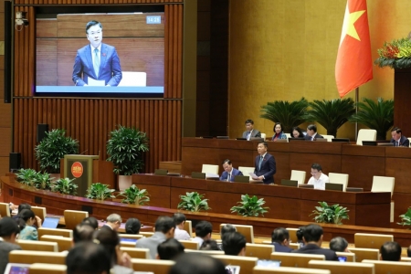 Phó Thủ tướng Lê Thành Long: Nợ công thấp hơn nhiều giới hạn quy định; chi đầu tư phát triển sẽ chiếm 40%