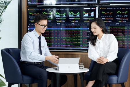 Đánh giá tổng quan thị trường chứng khoán tháng 10: VN-Index xuất hiện nhiễu động mạnh