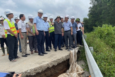 Đánh giá lại địa chất, nghiên cứu kỹ phương án khắc phục dứt điểm sạt lở, nứt mặt đường cao tốc La Sơn - Hoà Liên