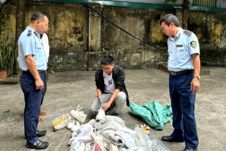 Ninh Bình tạm giữ 25 đôi giày thể thao có dấu hiệu giả mạo nhãn hiệu “NIKE”