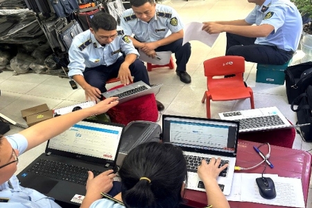 Ninh Bình: Xử phạt hộ kinh doanh buôn bán áo phông giả mạo nhãn hiệu Adidas