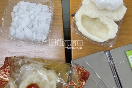 Hải quan phát hiện 1 kg ma túy đá giấu trong nhân bánh trung thu